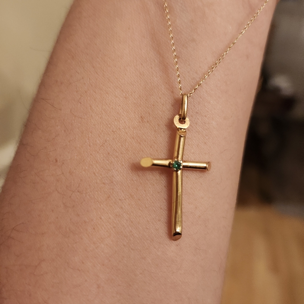 14kt Gold Emerald Cross Pendant   30mm L  1' And 14kt Necklace 16.5 Length